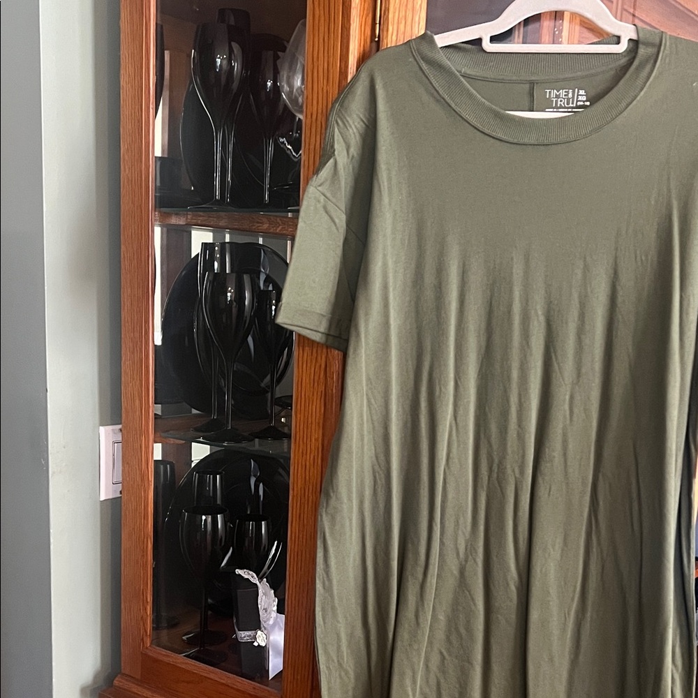 Time and Tru Sage Green Short Sleeve Tee